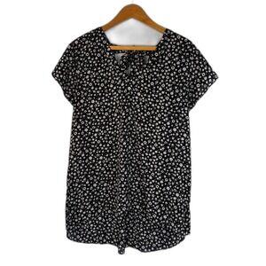 EverLeigh Floral All Over Print Vneck Tie Back Flutter Sleeve Blouse Size Medium